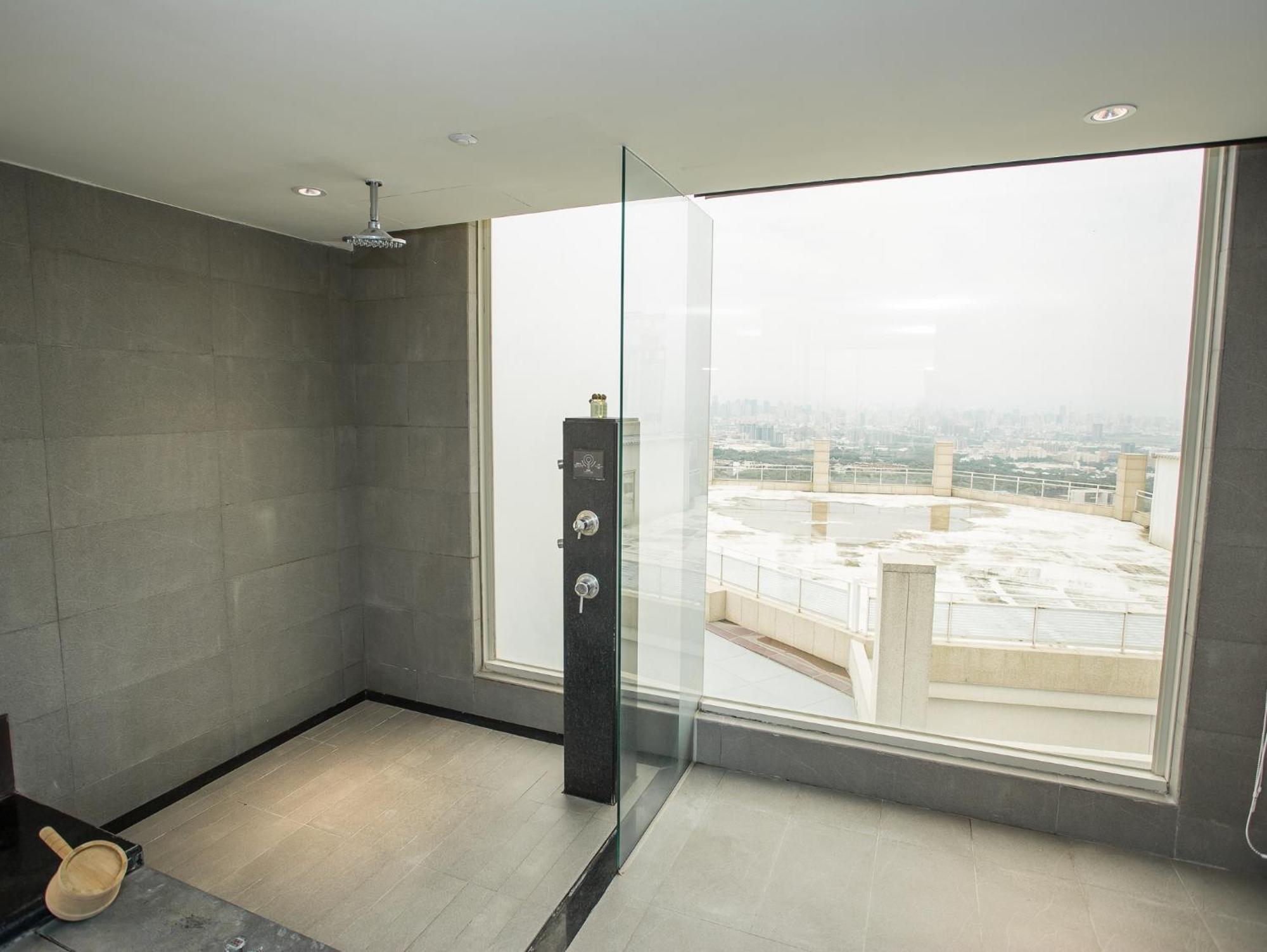 Freshfields Hotel Taichung Exterior photo Bathroom