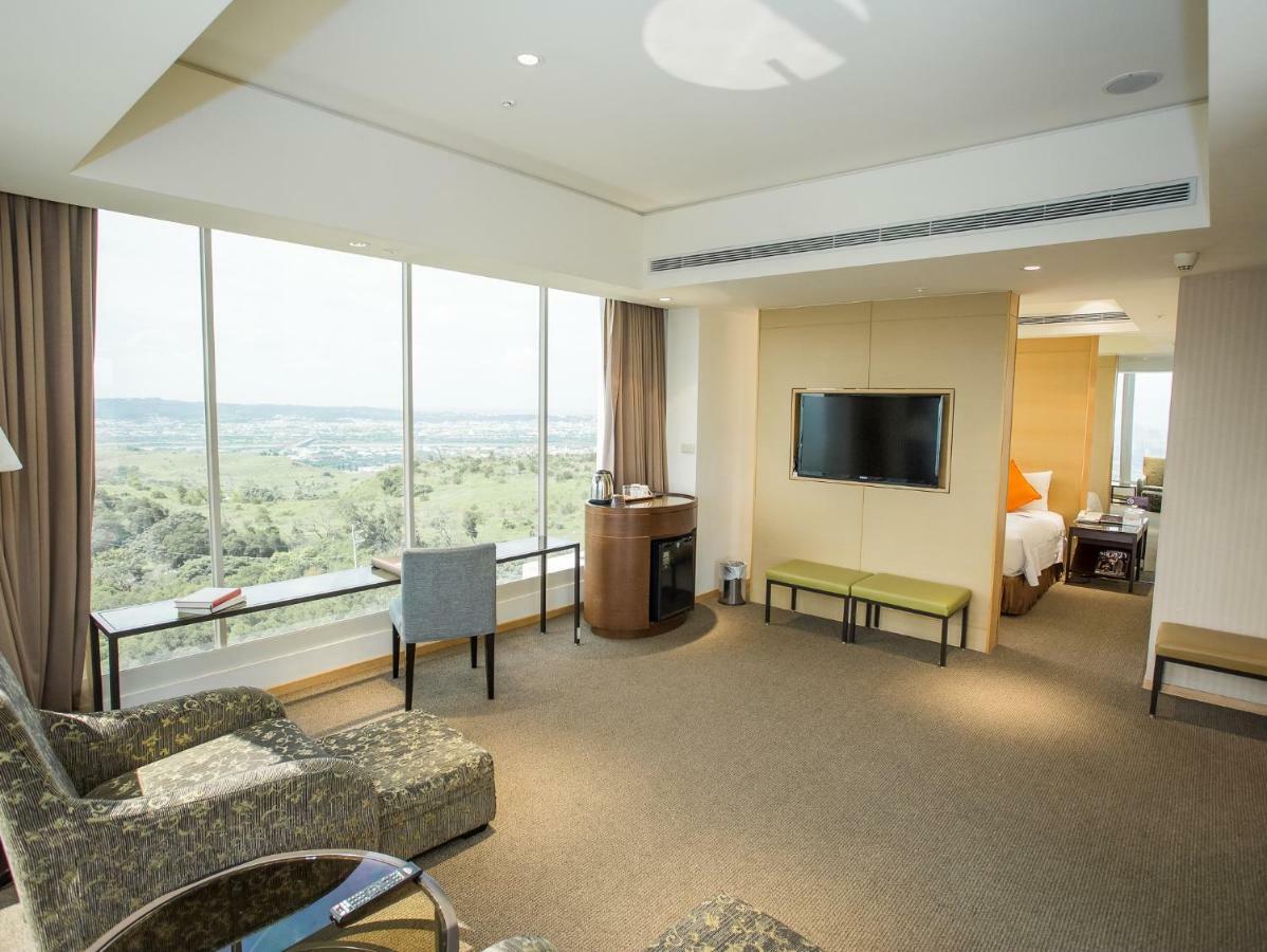 Freshfields Hotel Taichung Exterior photo