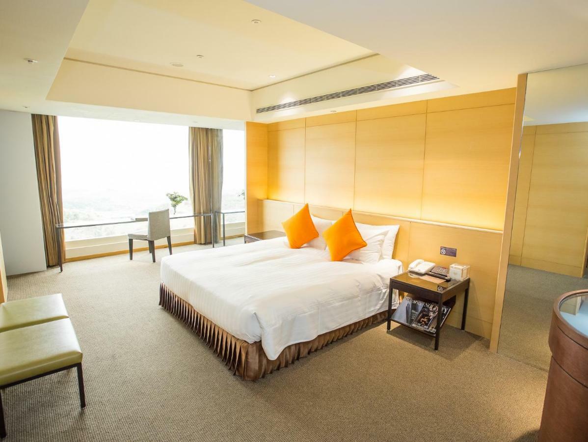 Freshfields Hotel Taichung Exterior photo