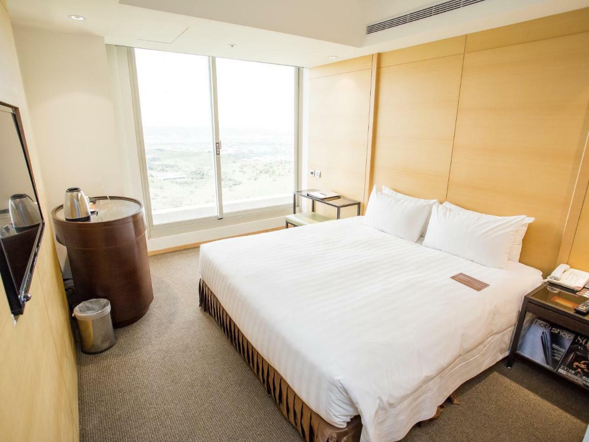 Freshfields Hotel Taichung Exterior photo