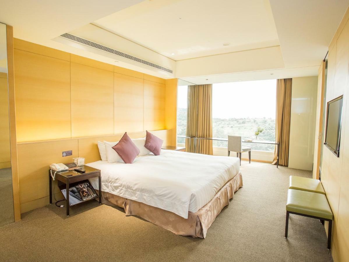 Freshfields Hotel Taichung Exterior photo