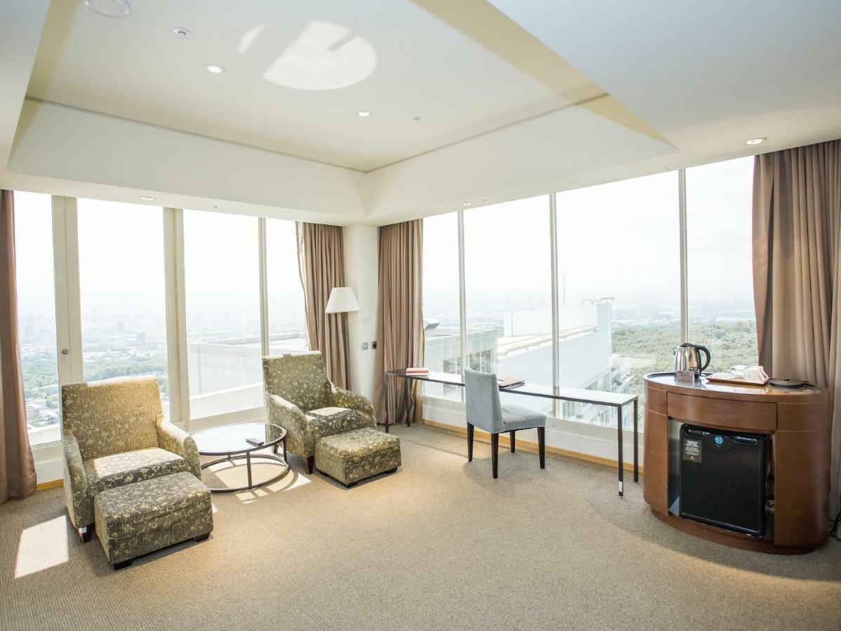 Freshfields Hotel Taichung Exterior photo A suite at the hotel